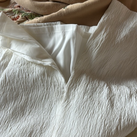 Trina Turk Women's Off The Shoulder Plisse Dress, Whitewash-X-Large - Picture 7 of 10